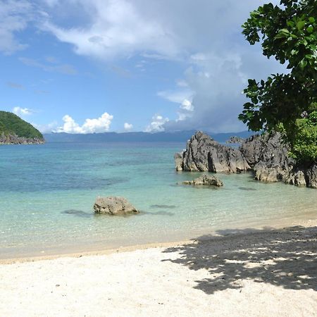 Tugawe Cove Resort Colongcocon Экстерьер фото