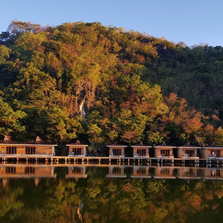 Tugawe Cove Resort Colongcocon Экстерьер фото