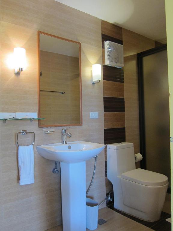 Tugawe Cove Resort Colongcocon Экстерьер фото