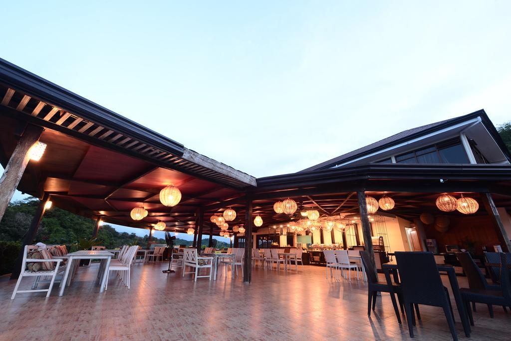 Tugawe Cove Resort Colongcocon Экстерьер фото