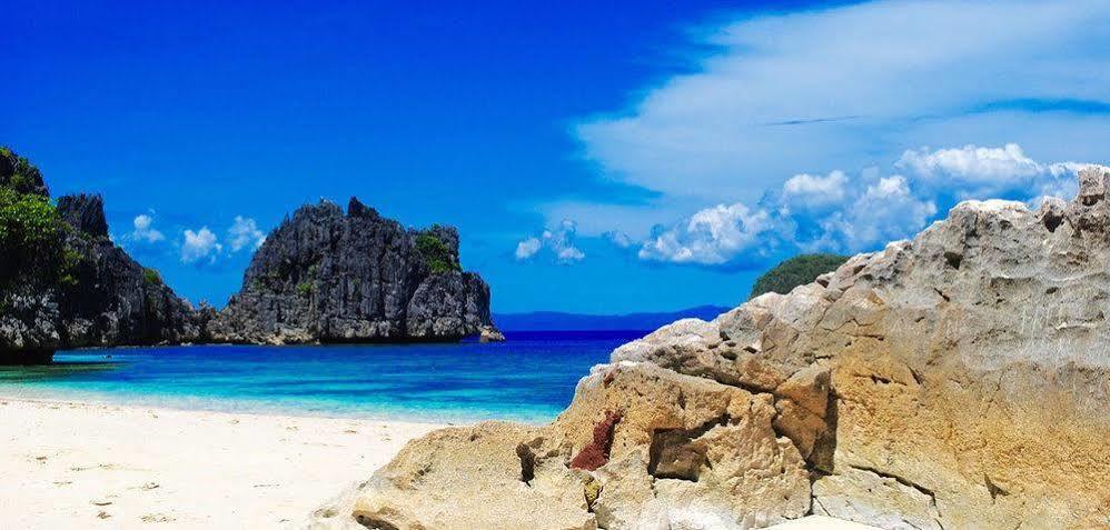 Tugawe Cove Resort Colongcocon Экстерьер фото